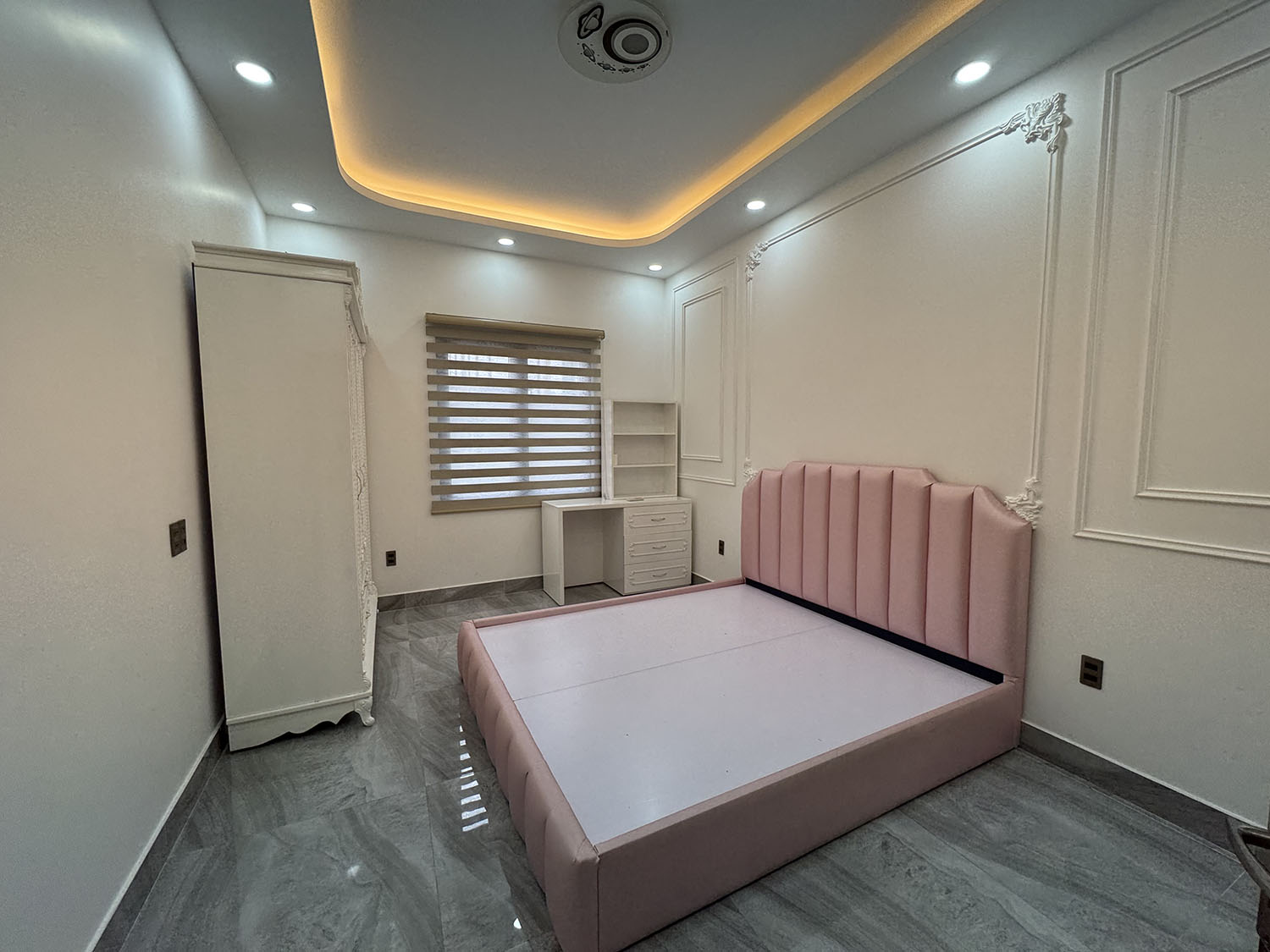 Biệt thự thiết kế tân cổ điển, full nội thất cao cấp xe hơi đổ trong nhà khu VIP Phạm Văn Hai